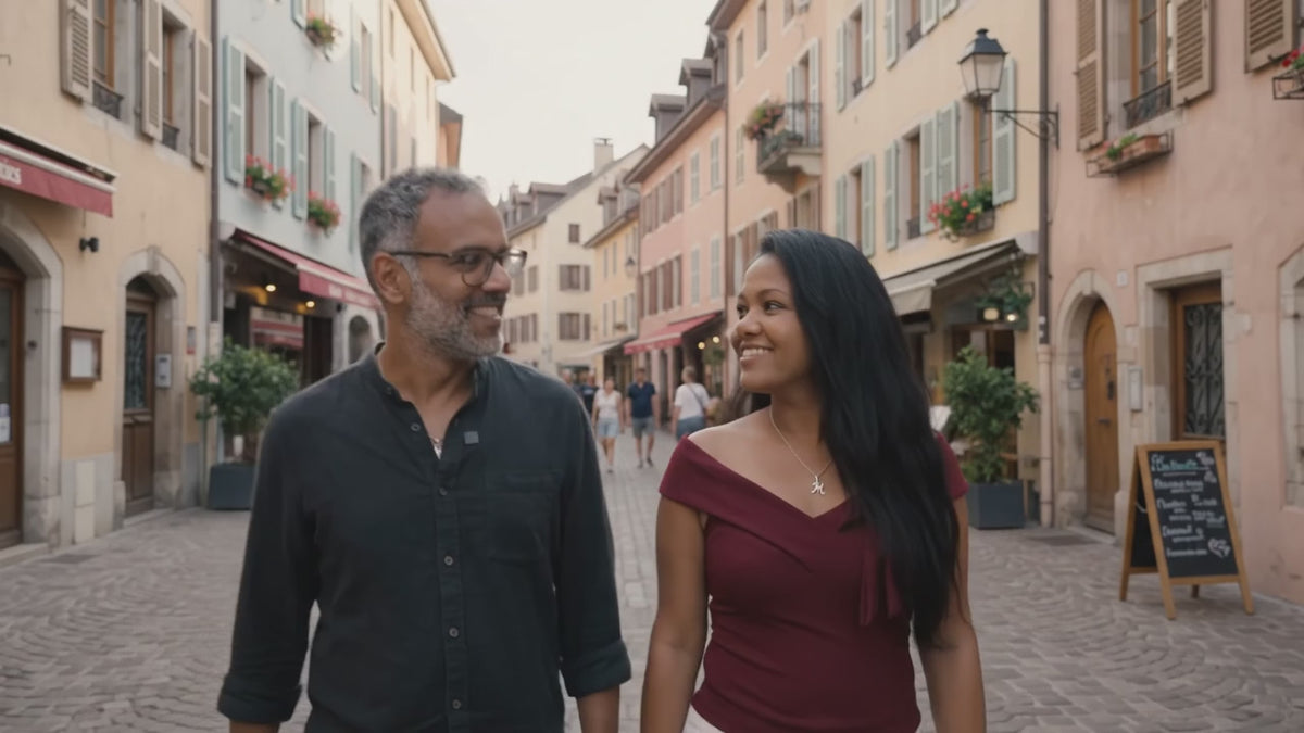 Promenade dans le vieux quartier d'Annecy en FRANCE - MIA et MATHIEU - Vidéo MP4