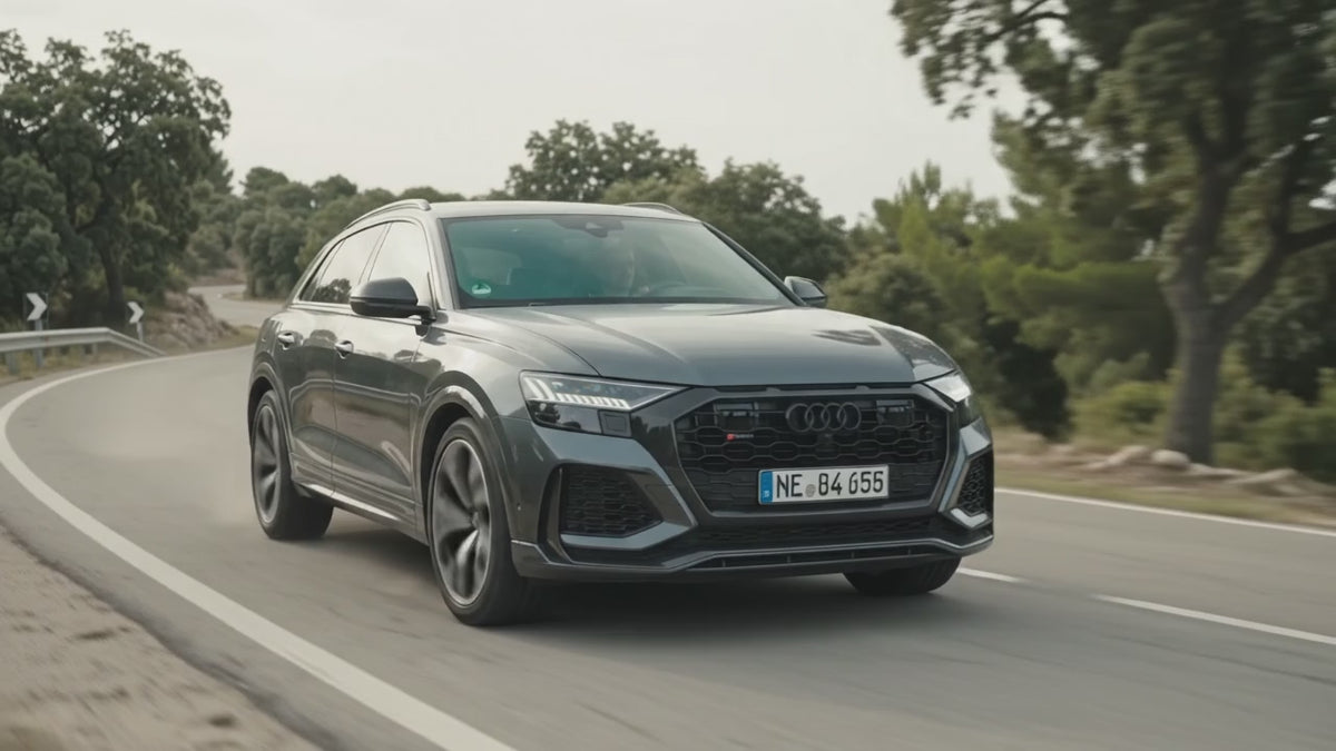 En promenade avec ma AUDI RS Q8 - MIA et MATHIEU - Vidéo MP4